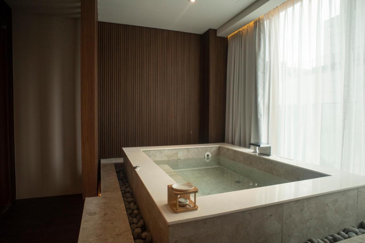 Uh Suite The Myeongdong Seul Exterior foto