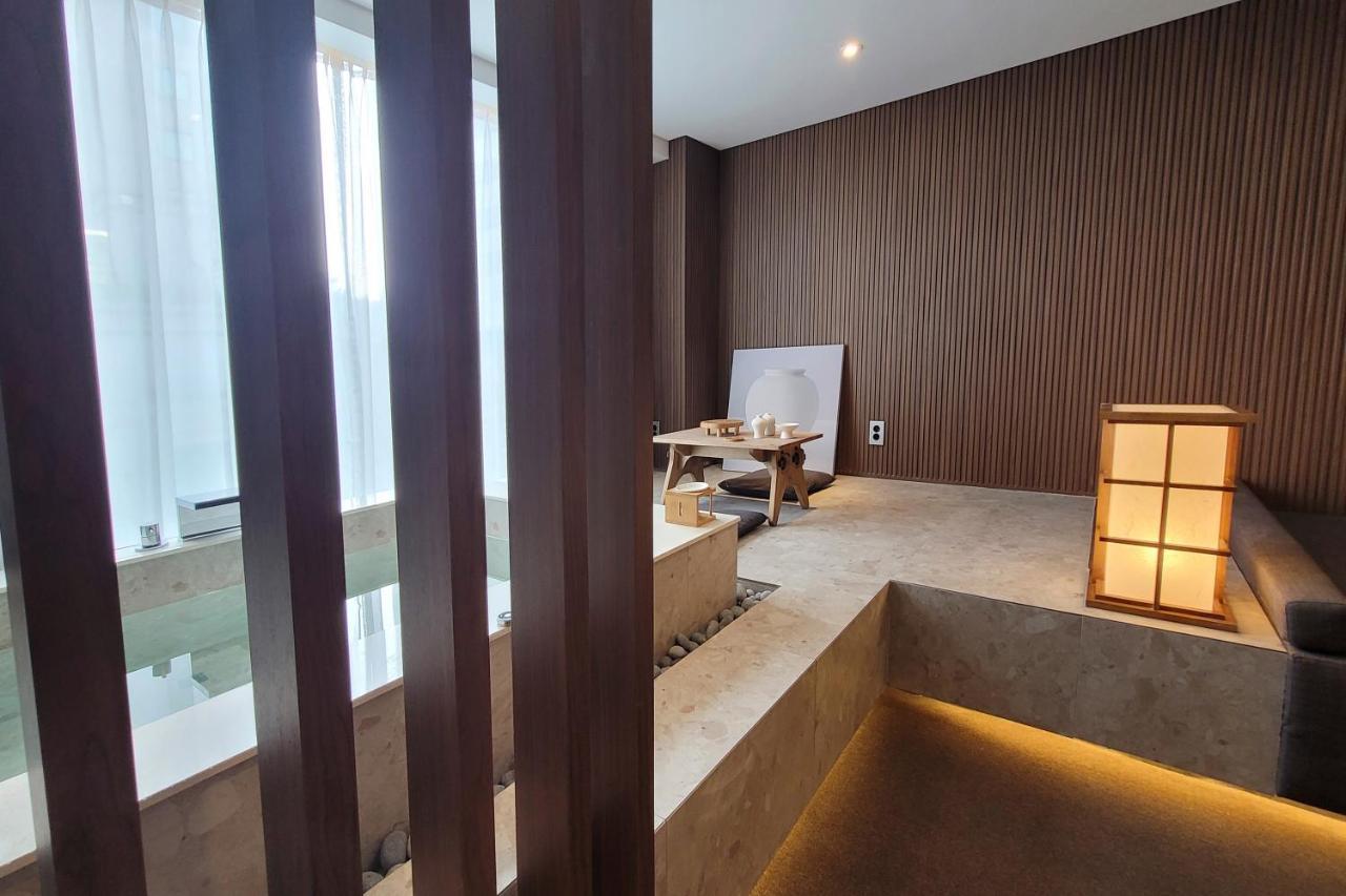 Uh Suite The Myeongdong Seul Exterior foto