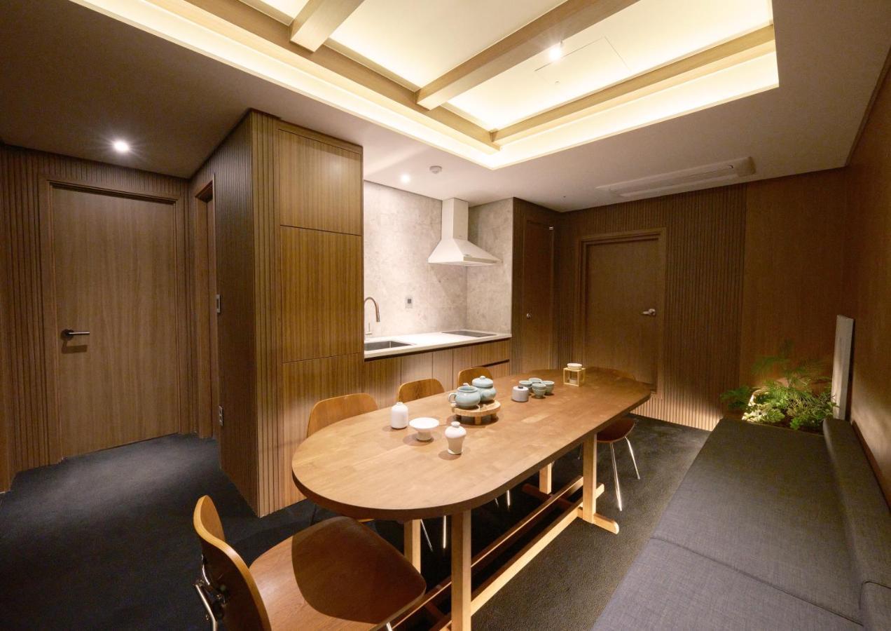 Uh Suite The Myeongdong Seul Exterior foto